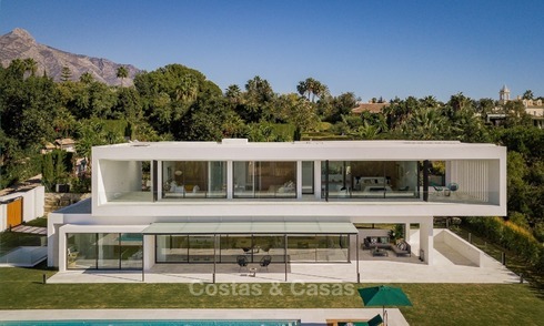 Villa nueva, Ultra-Moderna con vistas al Golf en venta en Nueva Andalucía, Marbella 1445