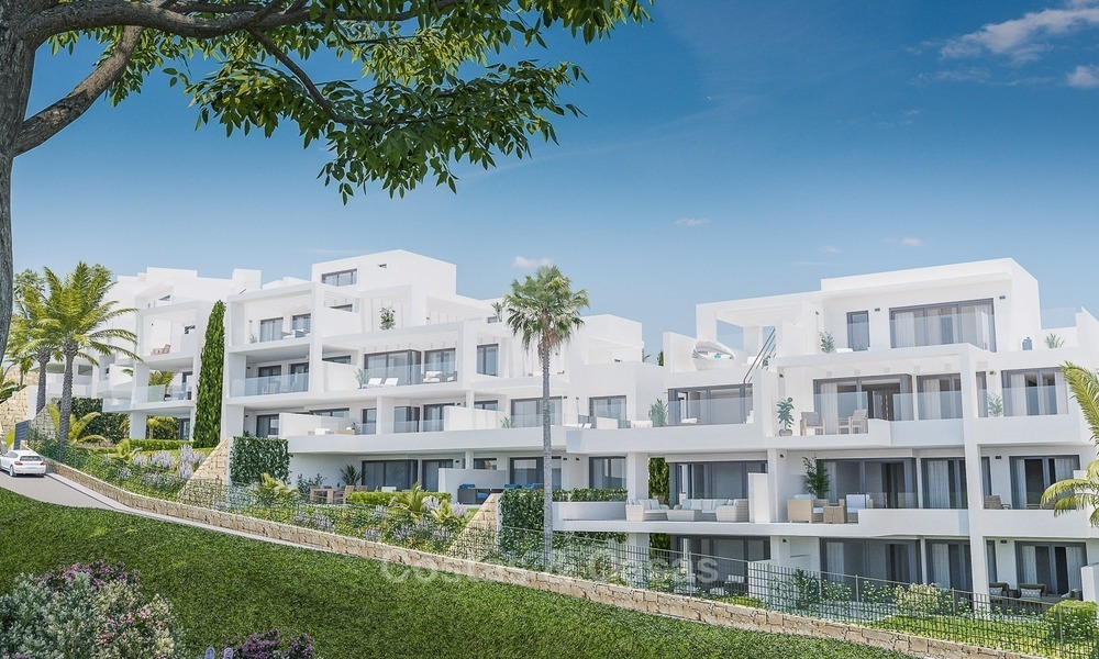 Apartamentos contemporáneos y modernos con vistas al mar en venta en Estepona, Costa del Sol 1759