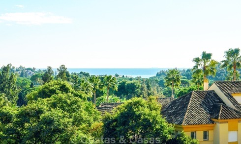 Apartamento de lujo en venta con vistas al mar en Rio Real, Marbella 1786