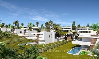 Urbanización Privada de 25 Chalets Modernos en Golf Resort en la Nueva Milla de Oro, Marbella - Estepona 1816 