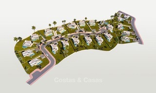 Urbanización Privada de 25 Chalets Modernos en Golf Resort en la Nueva Milla de Oro, Marbella - Estepona 1818 