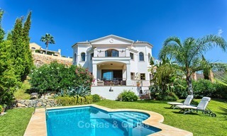 Villa con vista al mar y la montaña en venta en una comunidad cerrada en La Quinta, Benahavis - Marbella 2028 