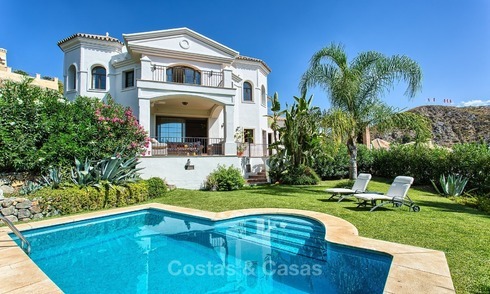 Villa con vista al mar y la montaña en venta en una comunidad cerrada en La Quinta, Benahavis - Marbella 2029