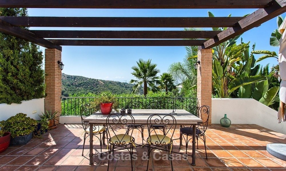 Villa con vista al mar y la montaña en venta en una comunidad cerrada en La Quinta, Benahavis - Marbella 2033