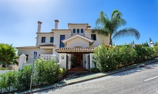 Villa con vista al mar y la montaña en venta en una comunidad cerrada en La Quinta, Benahavis - Marbella 2039 