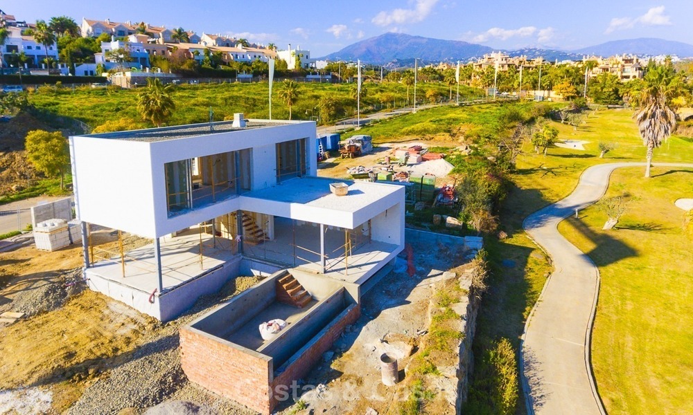 Villas contemporáneas en venta en nueva promoción, frontline golf en Estepona - Marbella 2066