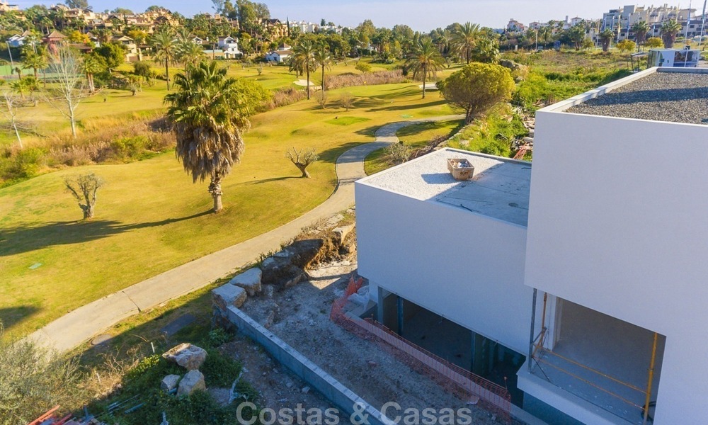Villas contemporáneas en venta en nueva promoción, frontline golf en Estepona - Marbella 2068