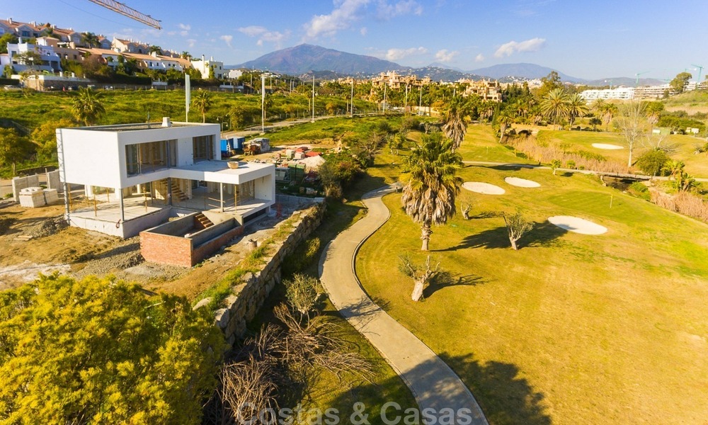 Villas contemporáneas en venta en nueva promoción, frontline golf en Estepona - Marbella 2069