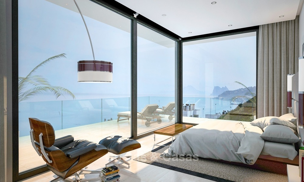 Segunda línea de playa, villa de diseño moderno y contemporáneo en venta en Estepona 2073