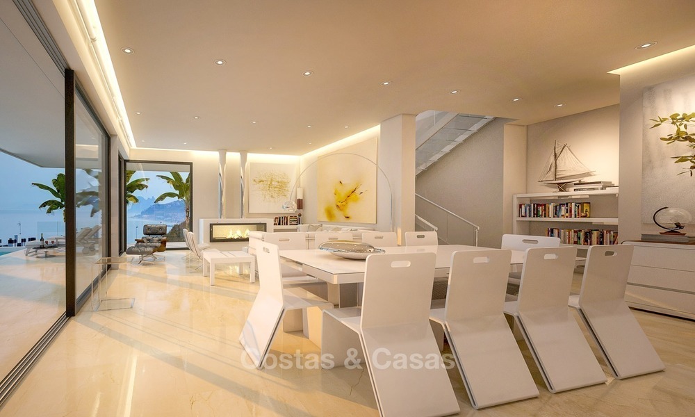 Segunda línea de playa, villa de diseño moderno y contemporáneo en venta en Estepona 2074