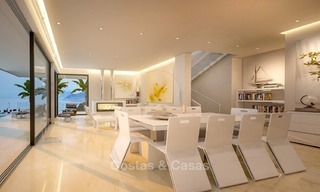 Segunda línea de playa, villa de diseño moderno y contemporáneo en venta en Estepona 2074 