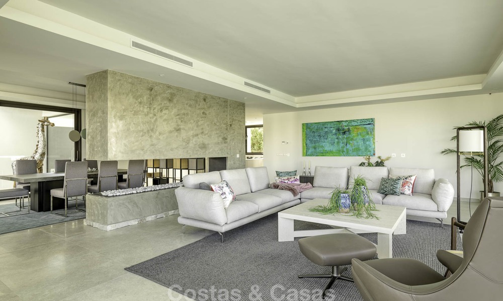 Elegante villa de diseño en venta con vistas al golf en la Nueva Milla de Oro, Marbella - Benahavis 13869