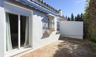 Chalet - Bungalow en venta situado en la Nueva Milla de Oro, a poca distancia andando de la playa, Marbella, Estepona 2233 