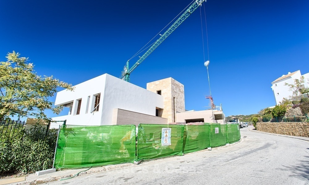 Oportunidad de Comprar una Lujosa Villa Contemporánea a precio de sobre plano en Benahavis, Marbella 2285