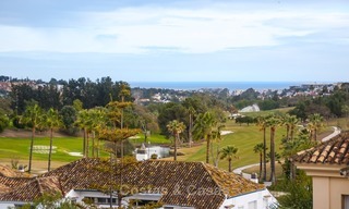 Primera línea de golf, lujoso ático en venta en Nueva Andalucia - Marbella 2452 
