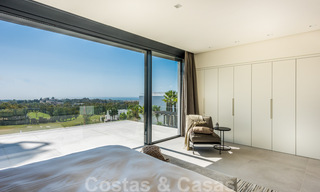 Fantástica villa contemporánea cerca de Golf con vistas al mar en Benahavis - Marbella 33938 