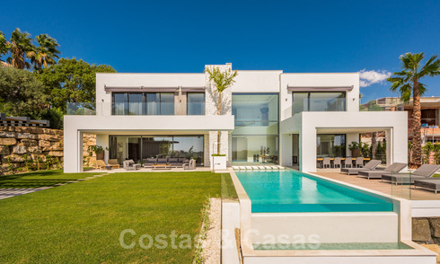 Fantástica villa contemporánea cerca de Golf con vistas al mar en Benahavis - Marbella 33941