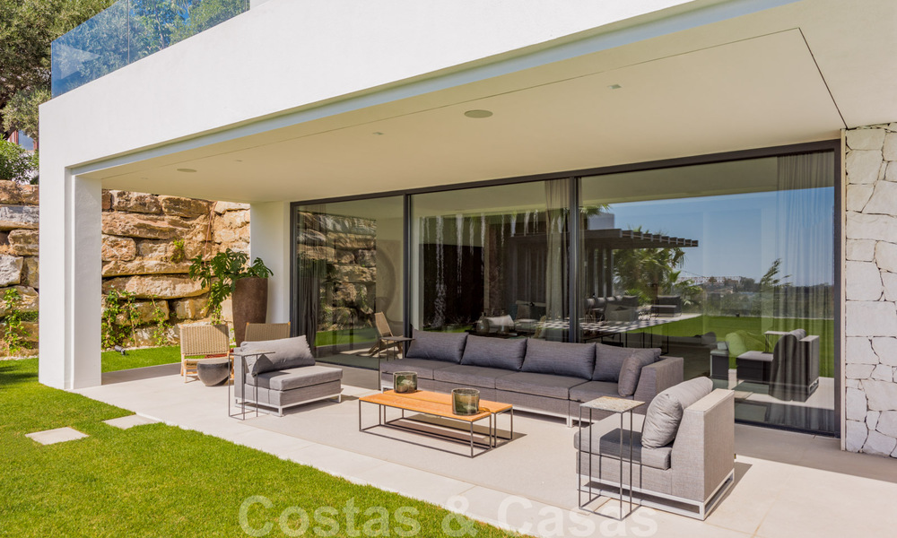 Fantástica villa contemporánea cerca de Golf con vistas al mar en Benahavis - Marbella 33943