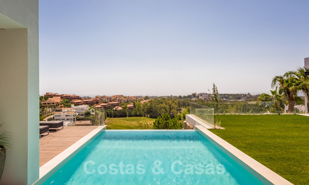 Fantástica villa contemporánea cerca de Golf con vistas al mar en Benahavis - Marbella 33946