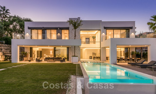 Fantástica villa contemporánea cerca de Golf con vistas al mar en Benahavis - Marbella 33952 