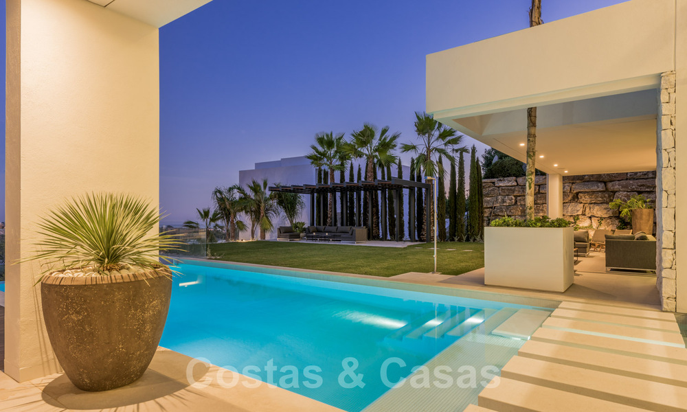 Fantástica villa contemporánea cerca de Golf con vistas al mar en Benahavis - Marbella 33953