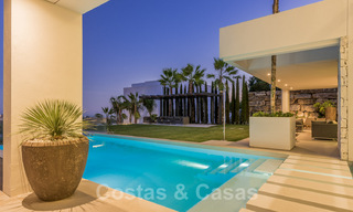 Fantástica villa contemporánea cerca de Golf con vistas al mar en Benahavis - Marbella 33953 