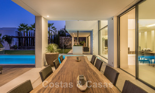 Fantástica villa contemporánea cerca de Golf con vistas al mar en Benahavis - Marbella 33954 