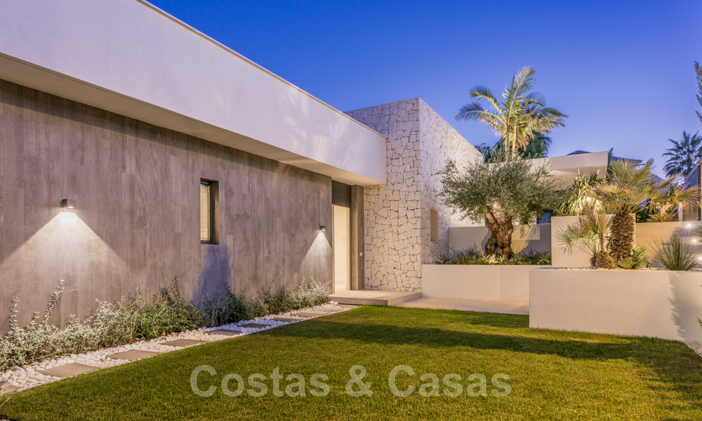 Fantástica villa contemporánea cerca de Golf con vistas al mar en Benahavis - Marbella 33957