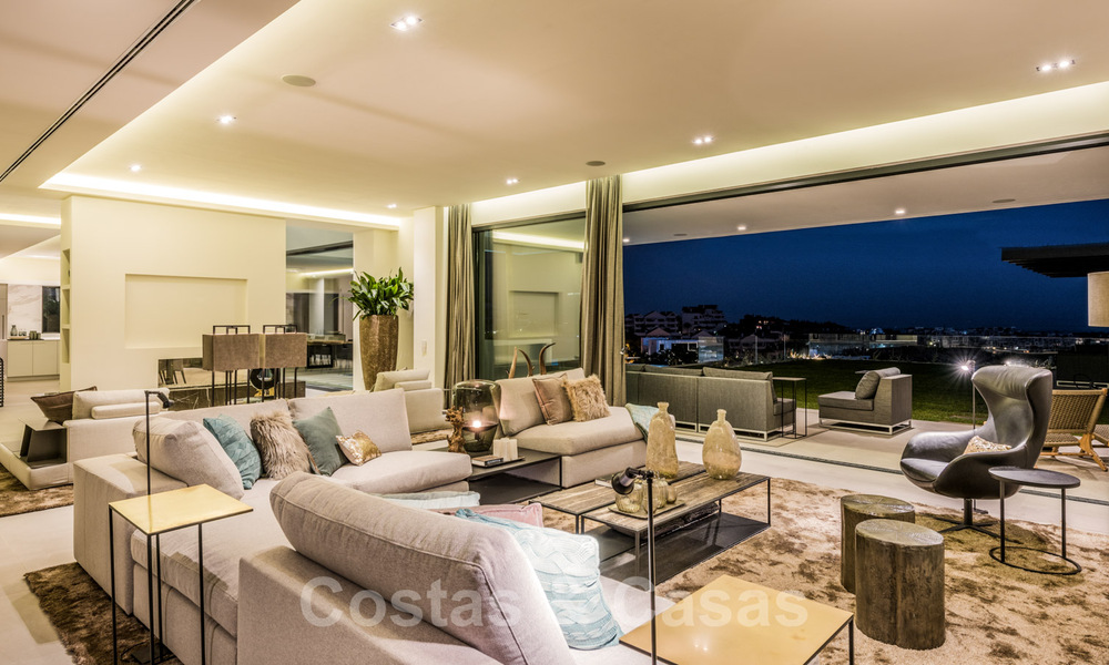 Fantástica villa contemporánea cerca de Golf con vistas al mar en Benahavis - Marbella 33958