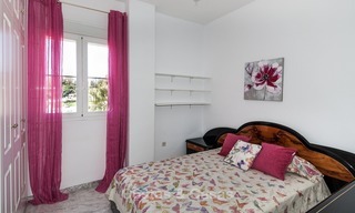 Apartamento con vistas al mar en venta en la Milla de Oro, a poca distancia de la playa y del centro de Marbella 2634 