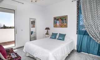 Apartamento con vistas al mar en venta en la Milla de Oro, a poca distancia de la playa y del centro de Marbella 2635 