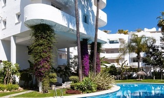 Apartamento con vistas al mar en venta en la Milla de Oro, a poca distancia de la playa y del centro de Marbella 2645 