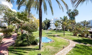 Apartamento con vistas al mar en venta en la Milla de Oro, a poca distancia de la playa y del centro de Marbella 2649 