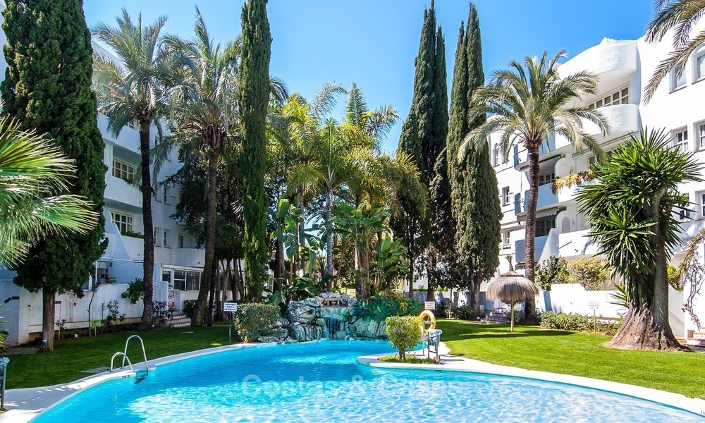 Apartamento con vistas al mar en venta en la Milla de Oro, a poca distancia de la playa y del centro de Marbella 2651