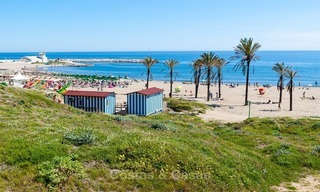 Villas modernas con vistas al mar en venta, a poca distancia de la playa y la marina - Marbella Este - Mijas 2738 