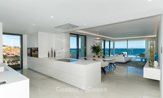 Exclusivos apartamentos nuevos y modernos en primera línea de playa en venta, Nueva Milla de Oro, Marbella - Estepona 2999 