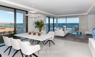 Exclusivos apartamentos nuevos y modernos en primera línea de playa en venta, Nueva Milla de Oro, Marbella - Estepona 3000 