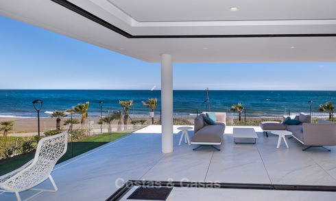 Exclusivos apartamentos nuevos y modernos en primera línea de playa en venta, Nueva Milla de Oro, Marbella - Estepona 3005