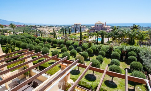Ático de lujo en venta en un complejo de golf de cinco estrellas en la nueva Milla de Oro en Benahavis - Marbella 3083