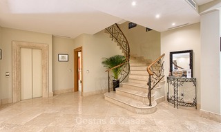 Villa de alta calidad, estilo clásico en venta en La Milla de Oro, Marbella. ¡Precio rebajado! 3120 