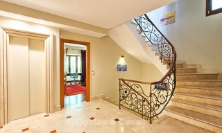 Villa de alta calidad, estilo clásico en venta en La Milla de Oro, Marbella. ¡Precio rebajado! 3131 