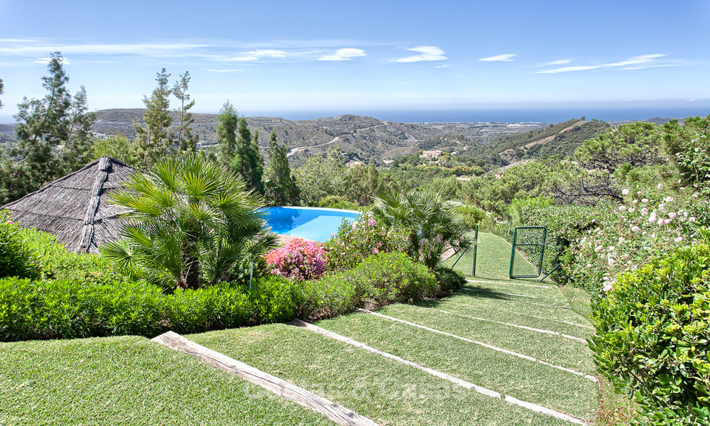 Chalet estilo españo vistas panorámicas en venta lujoso complejo de golf privado en Benahavis - Marbella. 3175