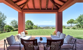Chalet estilo españo vistas panorámicas en venta lujoso complejo de golf privado en Benahavis - Marbella. 3179 
