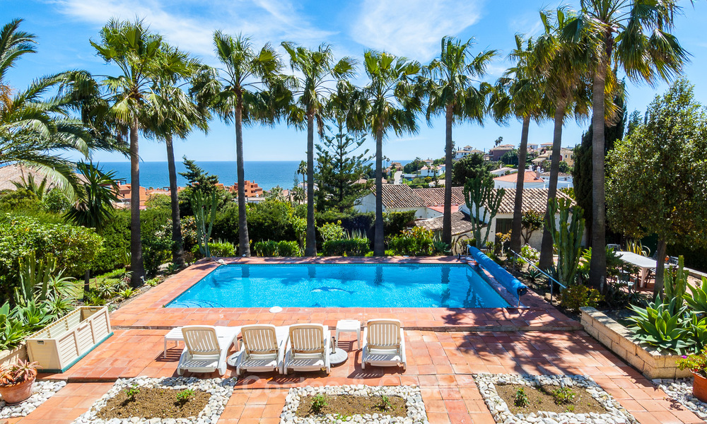 Villa a renovar en venta en Estepona, Costa del Sol, con impresionantes vistas al mar y cerca de la playa 3188