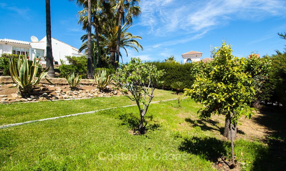 Villa a renovar en venta en Estepona, Costa del Sol, con impresionantes vistas al mar y cerca de la playa 3192