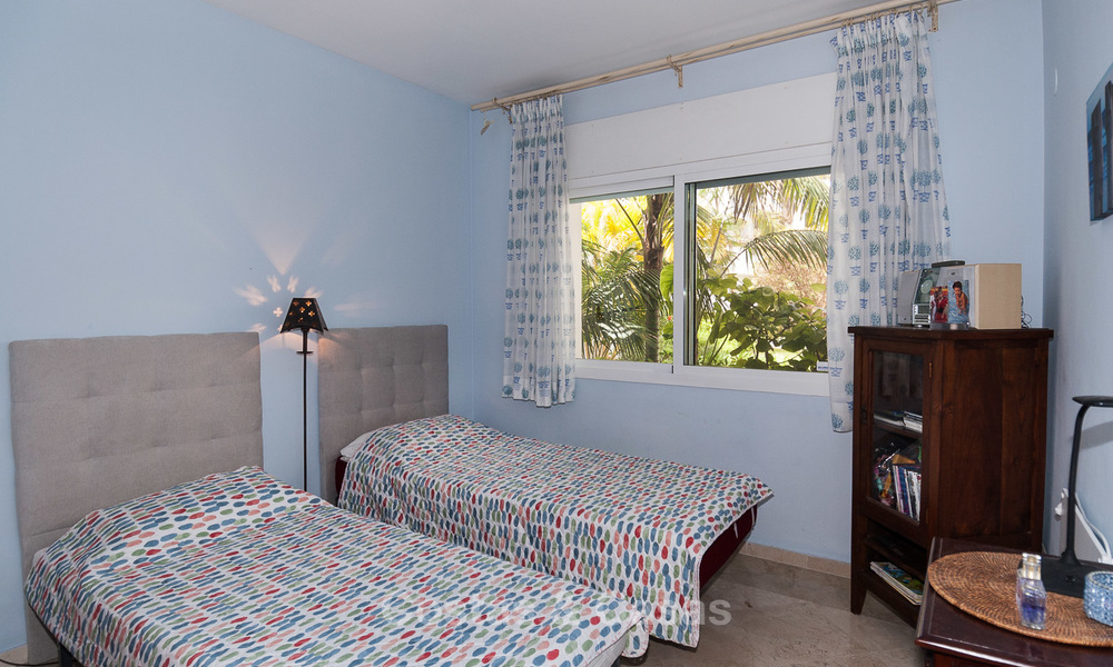 Acogedor y confortable apartamento en venta, en Costalita, en la playa de la nueva Milla de Oro, entre Marbella y Estepona 3202