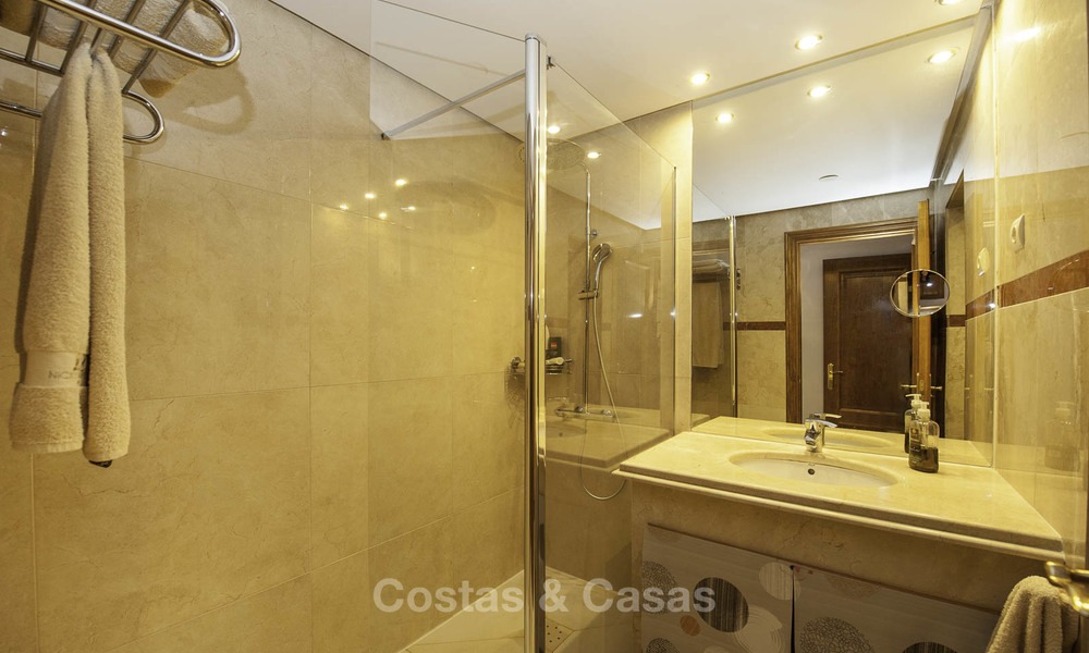 Acogedor y confortable apartamento en venta, en Costalita, en la playa de la nueva Milla de Oro, entre Marbella y Estepona 12712