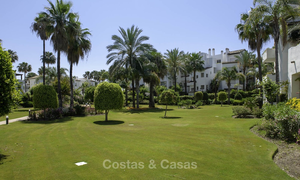 Acogedor y confortable apartamento en venta, en Costalita, en la playa de la nueva Milla de Oro, entre Marbella y Estepona 12716