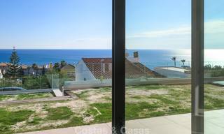 Villa moderna en venta con impresionantes vistas al mar, a 5 minutos a pie de la playa en Estepona 7917 