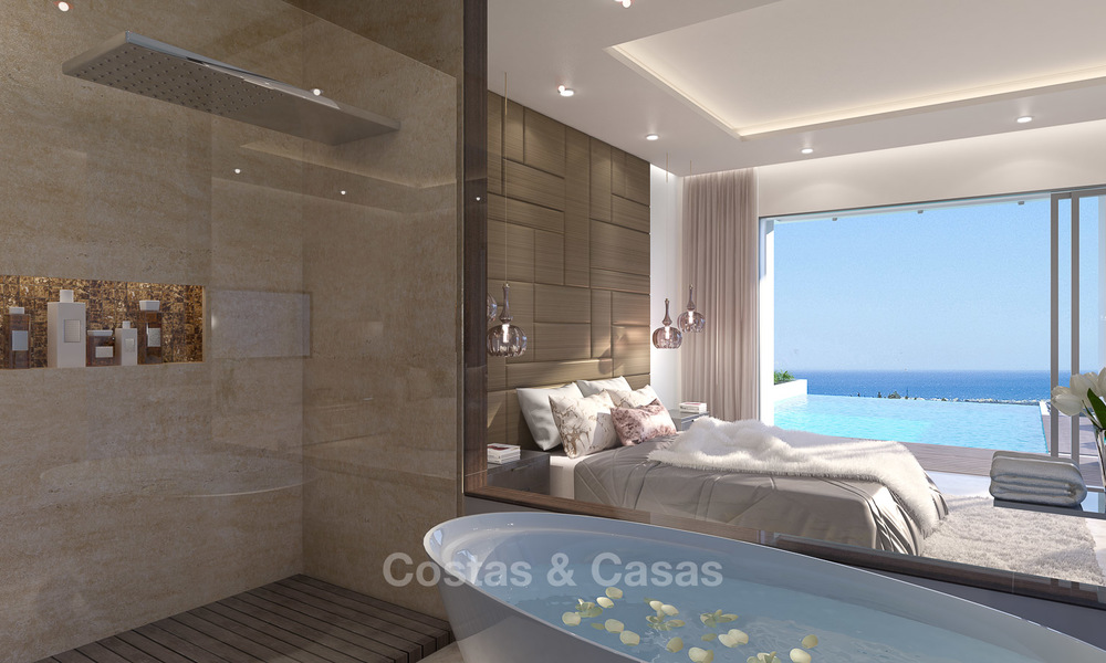 Villas de primera línea en venta en La Nueva Milla de Oro, Marbella - Estepona 3288